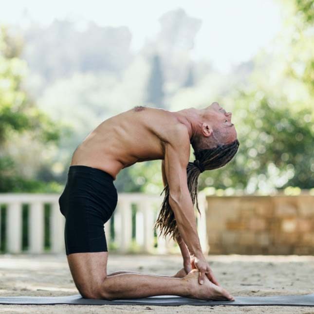 Sobre el yoga entre terapia y práctica espiritual